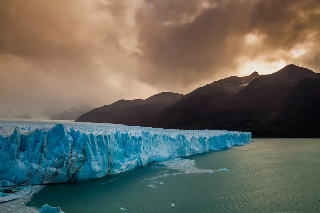glacier-perito-moreno-national-park-in-autumn-arg-2023-11-27-04-53-51-utc