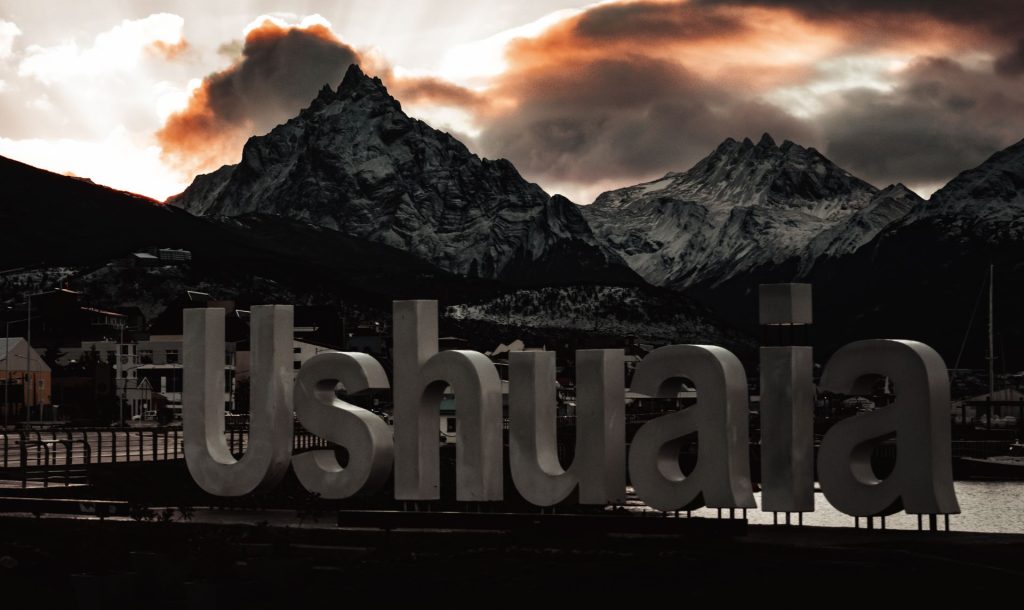 Ushuaia extremo: tren del fin del mundo, navegación por el Canal Beagle y trekking a lagunas