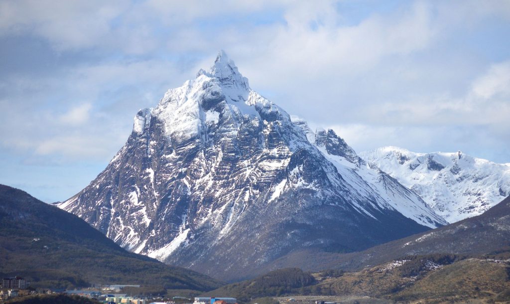 Ushuaia extremo: tren del fin del mundo, navegación por el Canal Beagle y trekking a lagunas